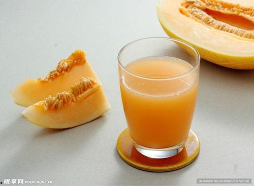 香港吃哈密瓜照片,哈密瓜美食瞬间捕捉