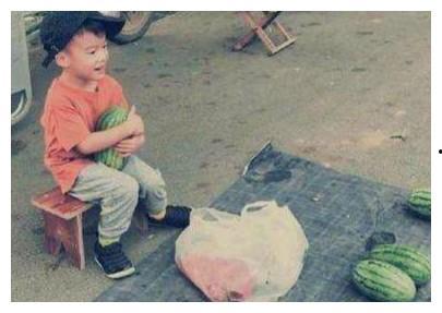 男子吃瓜事件,一场网络狂欢背后的真相与反思